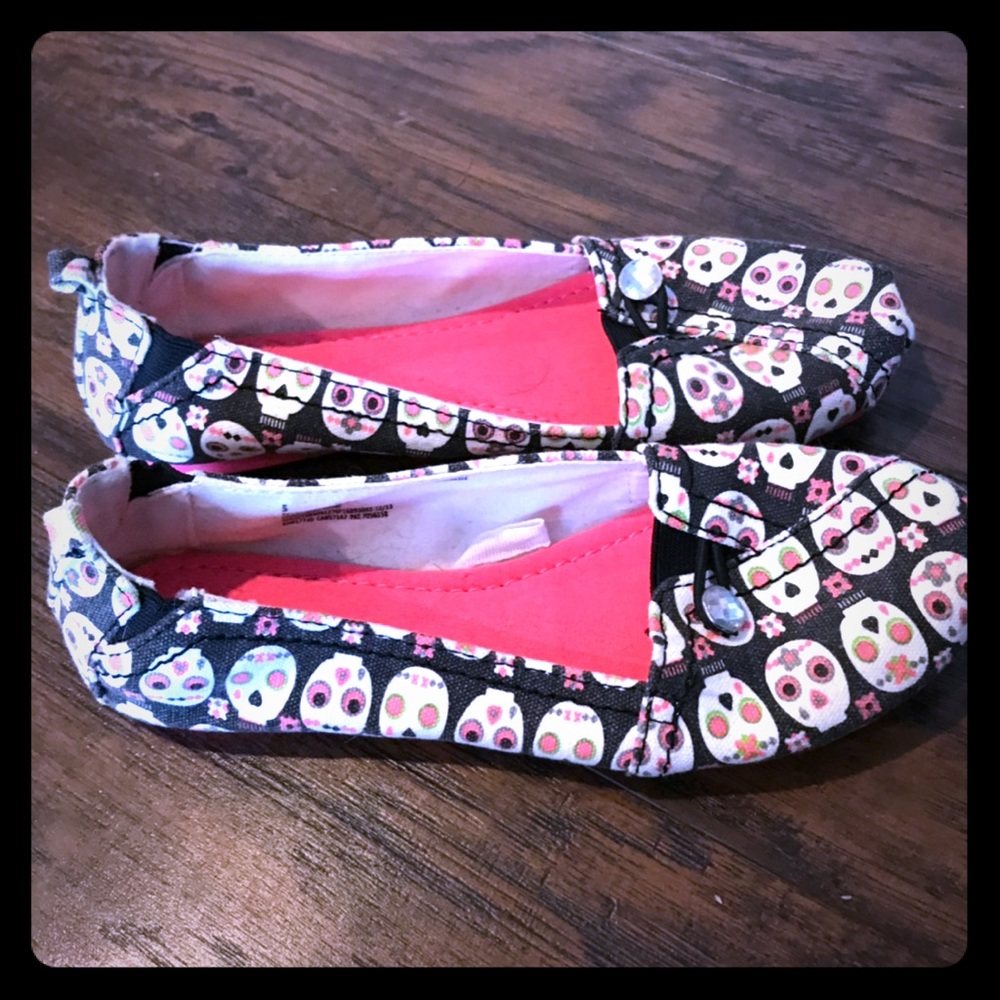 Sugar skull shoes
